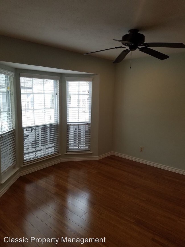 Building Photo - 821 Pavillion St