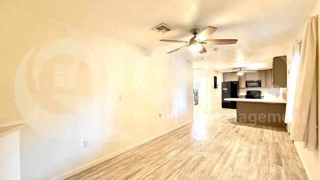 Foto del edificio - 4518 W Crivello Ave