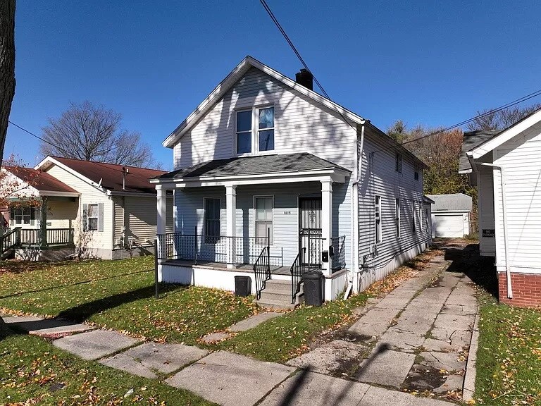 Primary Photo - 1615 Cherry St