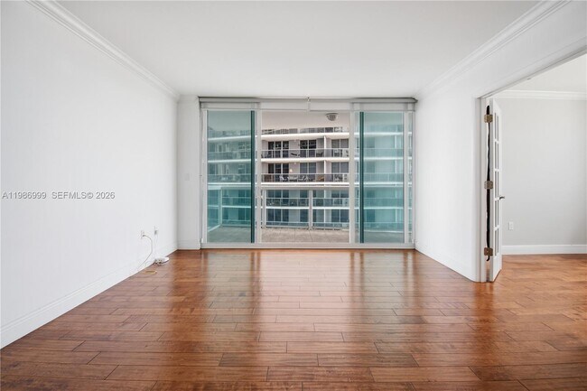 Building Photo - 1800 N Bayshore Dr