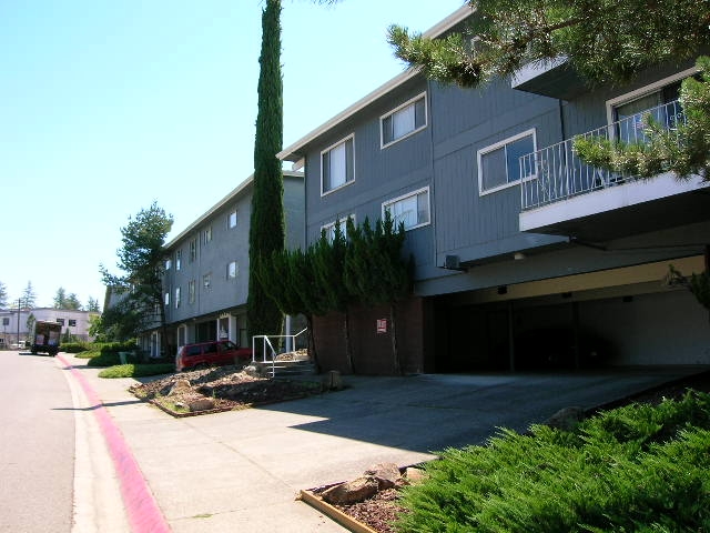 Sans Soubrette Apartments - Sunset Terrace