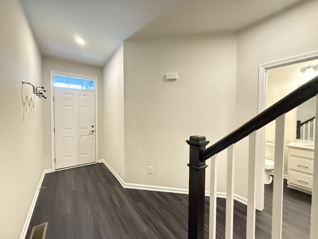 Building Photo - 2809 Willow Ct