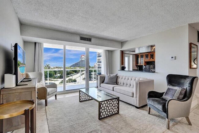 Foto del edificio - 2715 N Ocean Blvd