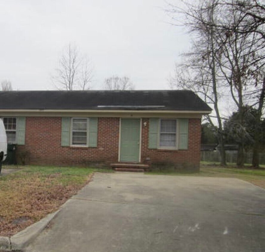 1707 Augusta Cir SE Unit B, Wilson, NC 27893 Room for Rent in Wilson, NC