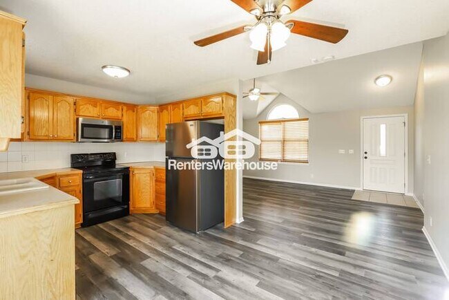 Building Photo - 3 Bed 2.5 Bath In KC North! Available NOW!!