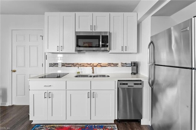 Building Photo - 115 Grandview Dr