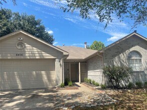 Building Photo - 6406 Bayou Crest Dr