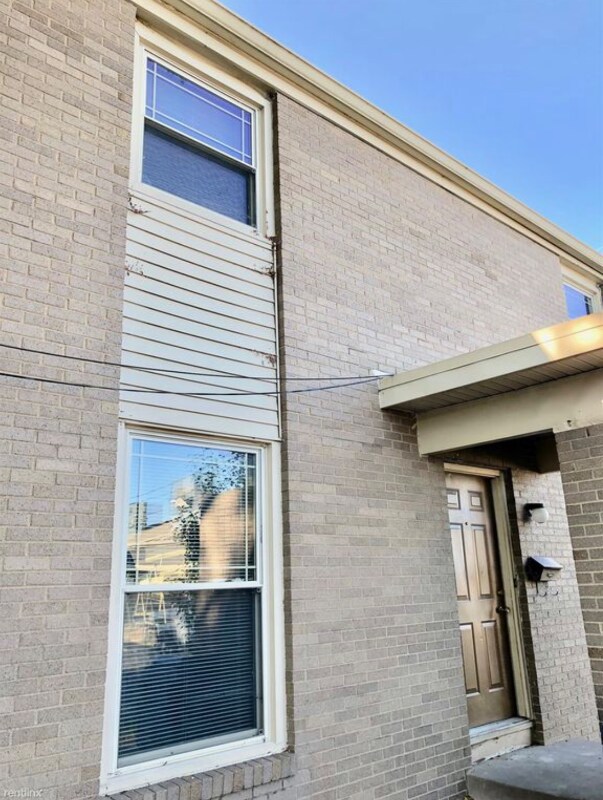 Primary Photo - 1832 Sutton Pl