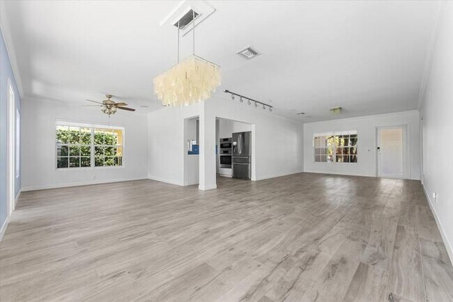 Foto del edificio - 8934 Emerson Ave