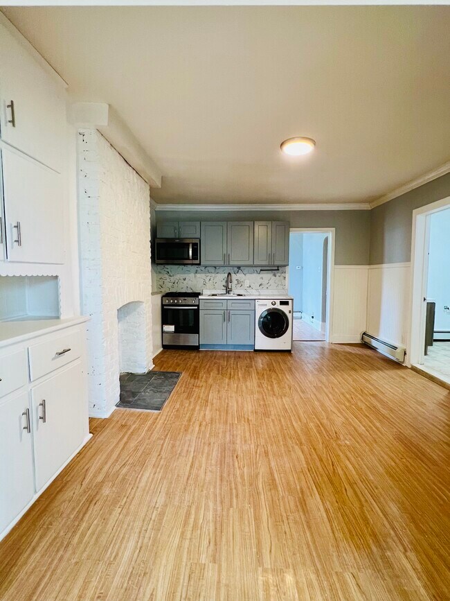 Kitchen - 179 Oakland Ave