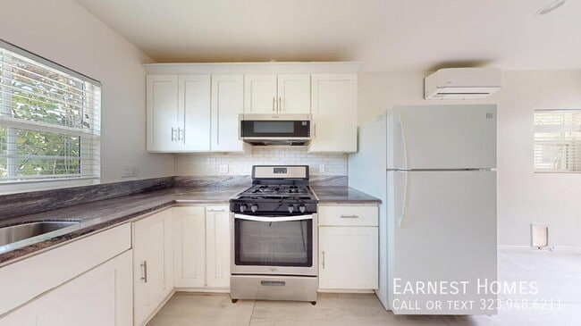 Building Photo - 19020 Sylvan St