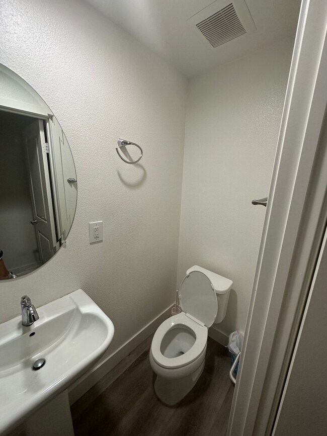 Building Photo - 5779 Acacia Ln