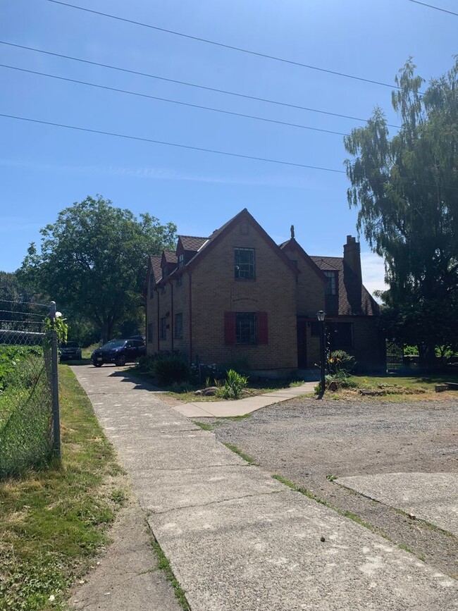 Building Photo - 7521 WA-162