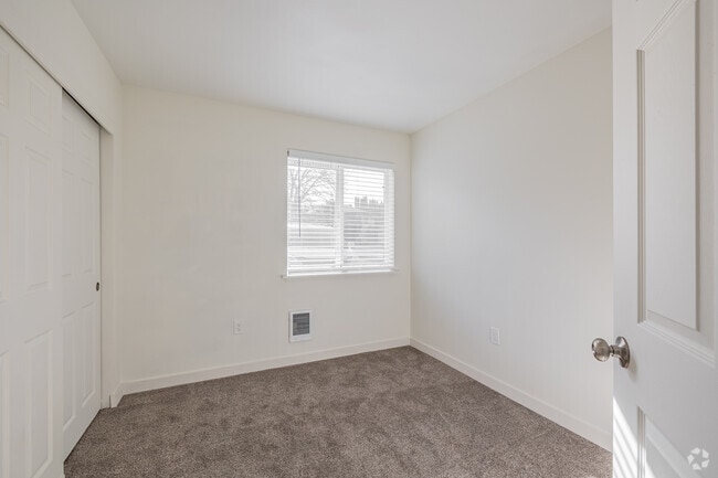 2BR, 2BA - 839SF - Second Bedroom - West Main At The Park