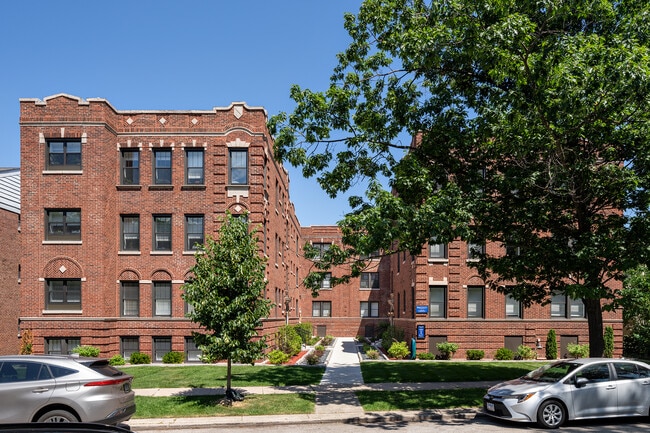 Building Photo - 1137 Oak Ave
