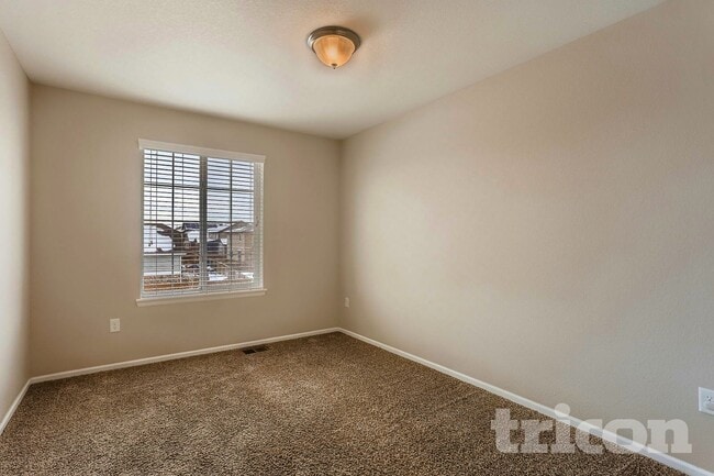 Building Photo - 555 N Kewaunee Way