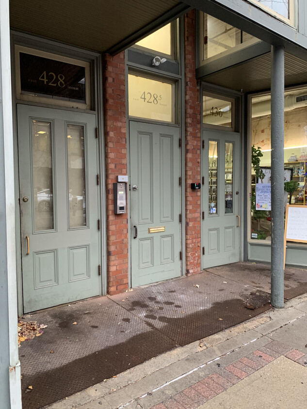 Front entrance - 428 E Locust St