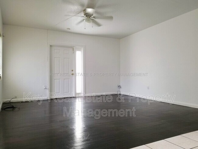 Building Photo - 516 Enka Ave