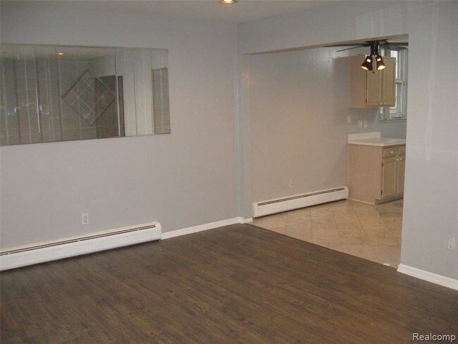 Foto del edificio - 1605 Cass Lake Rd