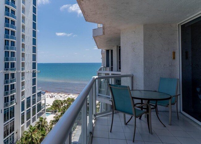 Building Photo - 17275 Collins Ave