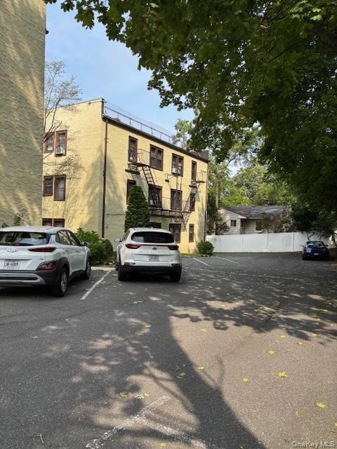 Building Photo - 44 Oakwood Rd