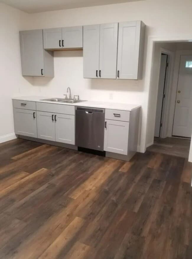 Building Photo - Coming Soon - Charming 3 Bedroom, 1.5 Bath...