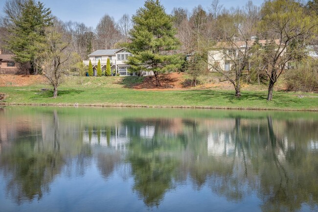 Building Photo - Remodeled Home in The Village at Avery's C...