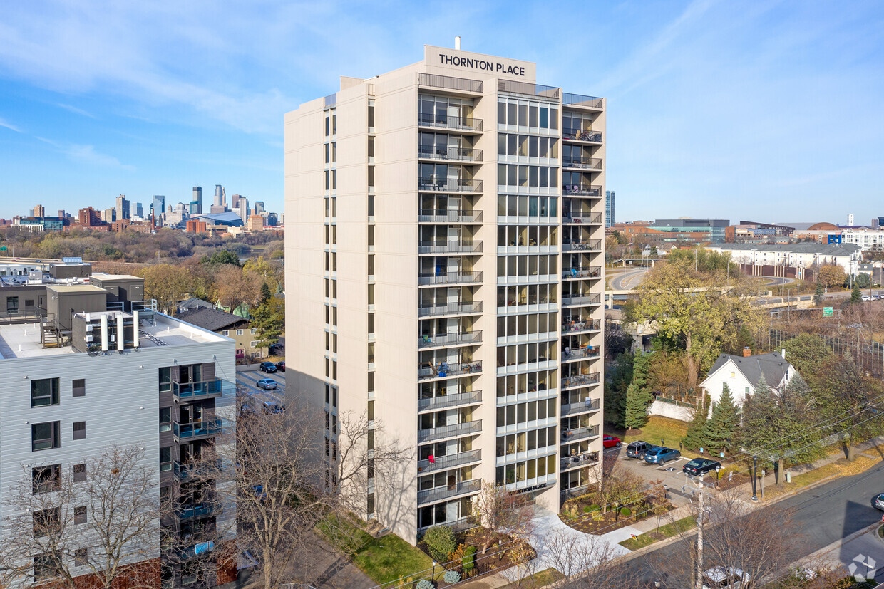 Foto principal - Thornton Place Apartments