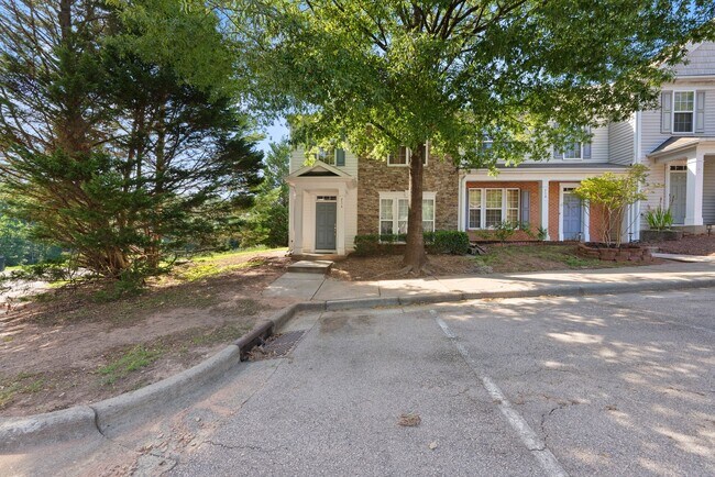 Foto del edificio - 516 Walnut Woods Dr