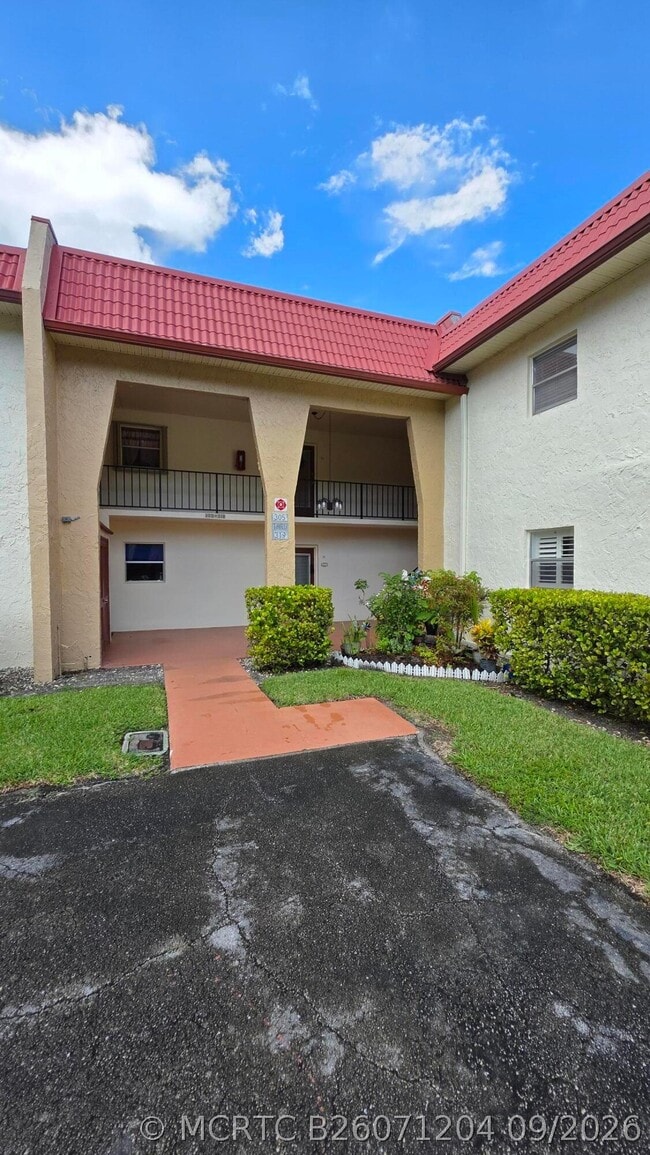 Building Photo - 319 Lake Frances Dr