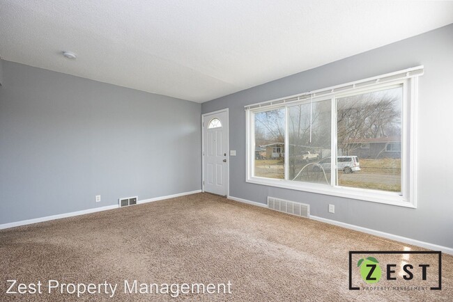 Building Photo - 3 br, 1 bath House - 389 Bay St