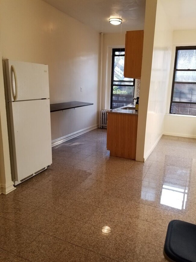 Foto del edificio - 2274 2nd Ave