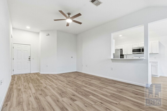 Building Photo - 606 Colonial Park Blvd