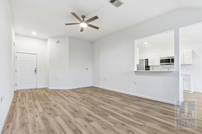 Foto del edificio - 606 Colonial Park Blvd