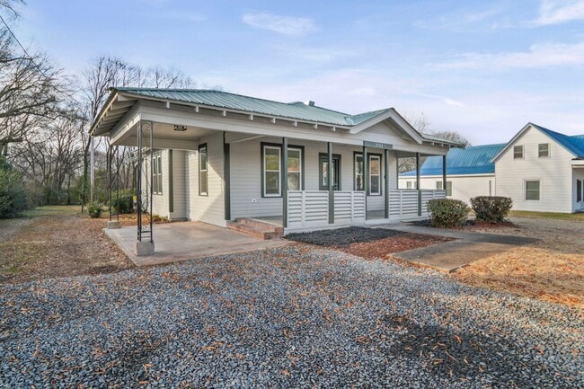 Building Photo - Timeless Charm Meets Modern Luxury: Fully Renovated 3 Bed, 2 Bath Home in Albemarle!