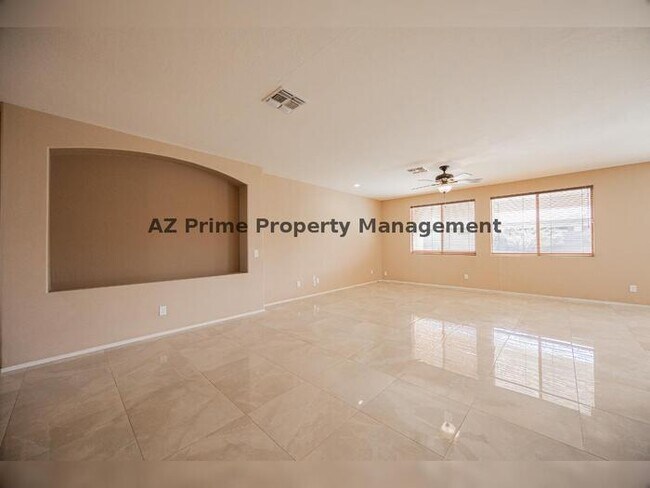 Foto del edificio - 123 W Elmwood Pl