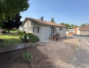 Building Photo - 1846-1848 Sargent Ave