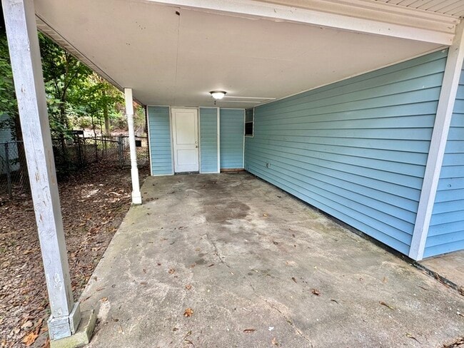 Building Photo - 3757 Ridgemont Ave