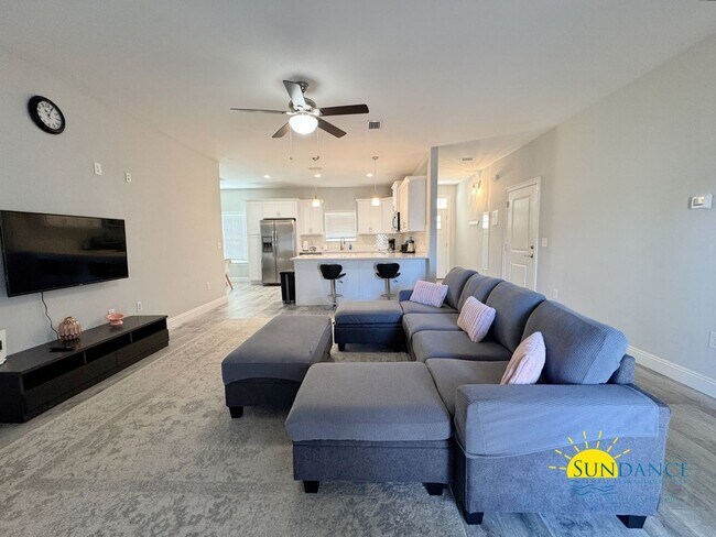 Foto del edificio - FURNISHED 3-Bedroom, 2-Bath Home with Premium Features in Navarre, Florida!