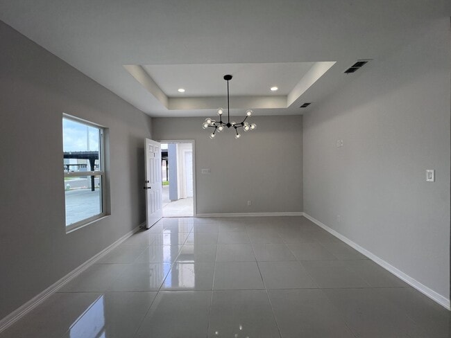 Building Photo - Brand New! Don't Miss Out Call today!