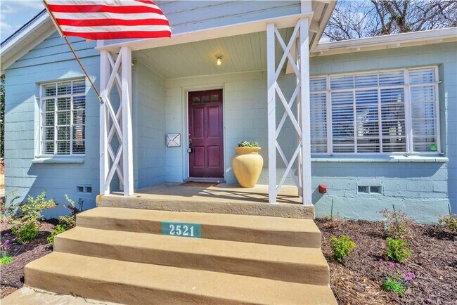 Building Photo - COMING IN JUNE! Location. Character. Charm. This one has it all!