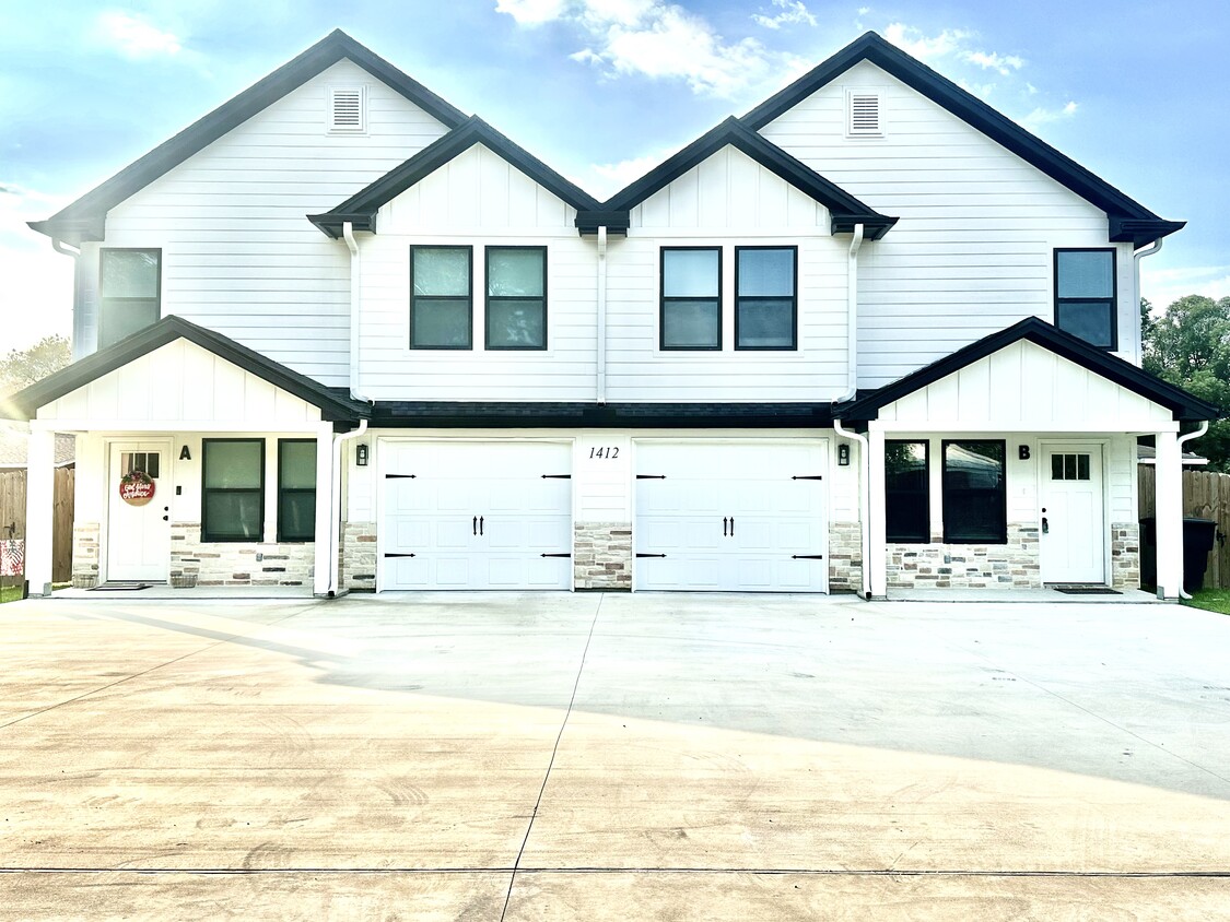 Primary Photo - 1412 Ave M