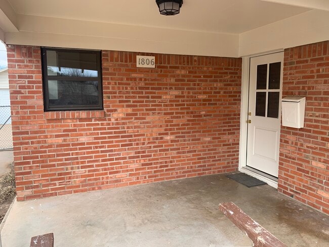 Foto del edificio - 1806 W Louisiana Ave