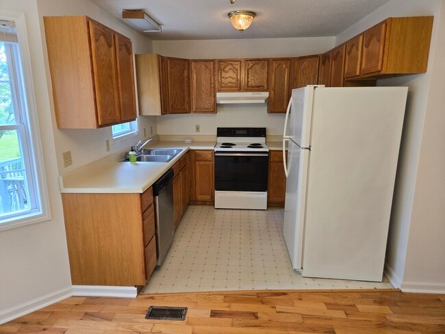 Building Photo - 306 Spruce St
