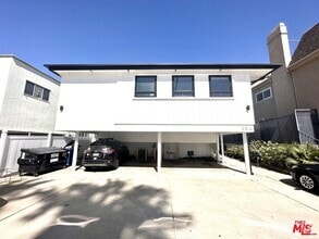 Building Photo - 854 S Sherbourne Dr