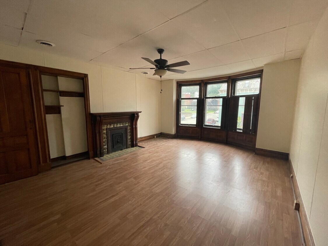 Primary Photo - 2303 Chapline St
