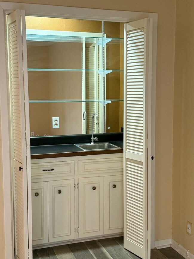 Foto del edificio - 7926 Broadway