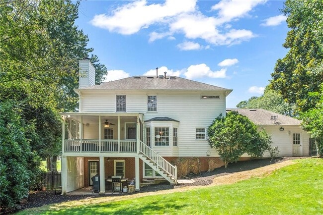 Building Photo - 3201 Lakeridge Dr SE