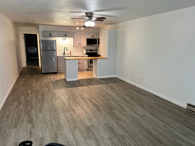 Foto del edificio - 2331 E Market St