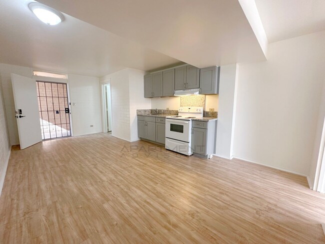 Building Photo - $500 1st Month Rent Special! | Renovated a...